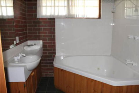 Aristocrat Waurnvale Motel - Goulburn Accommodation 4
