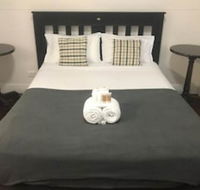 The Irish Village - Goulburn Accommodation