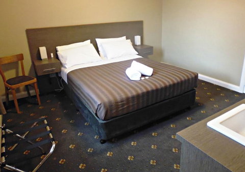 Formby Hotel - Goulburn Accommodation 4