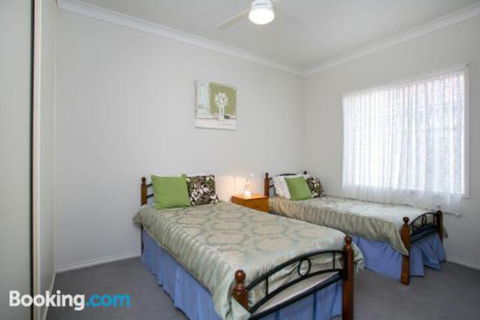 All Seasons Port Elliot Holiday House - Goulburn Accommodation 1
