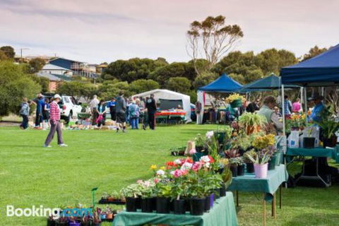 All Seasons Port Elliot Holiday House - Goulburn Accommodation 6