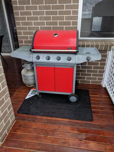 Newly Built Blue On Cooper - Goulburn Accommodation 5