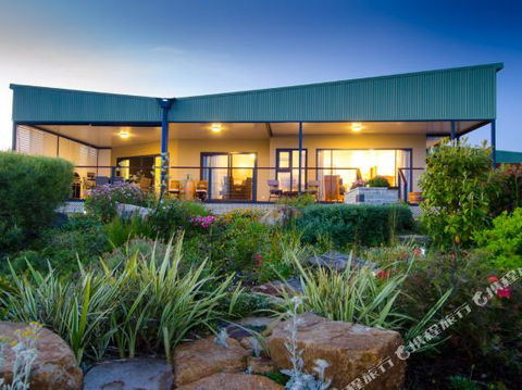Charlie Bravo Villa Margaret River - Goulburn Accommodation 2