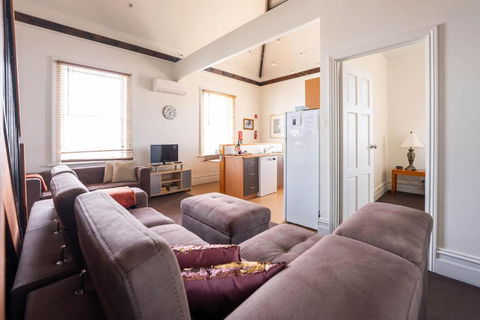 Raffless - Goulburn Accommodation 5