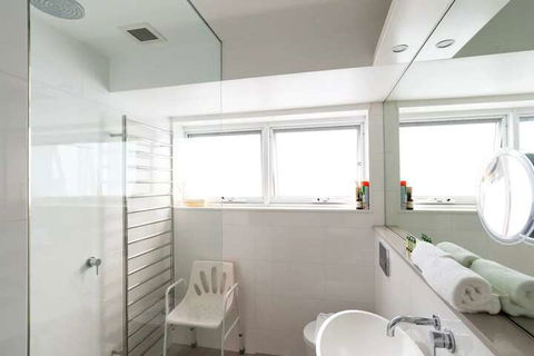 2 Bedroom Apartment With Bay View - Goulburn Accommodation 1