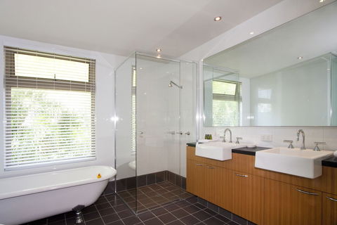 Santai Private 2 Bedroom Apartment - Goulburn Accommodation 4