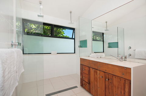 A PERFECT STAY - The Hawk At Wategos - Goulburn Accommodation 4