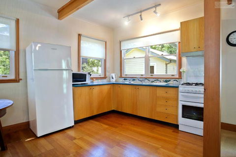 Stonewall Cottage For Two With Fireplace - Goulburn Accommodation 4