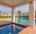 Breakers Block 1 unit 1 Pool in complex across the road from the beach - Goulburn Accommodation