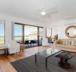 2 The Pelicans 53 Soldiers Point Road ground floor unit on the waterfront - Goulburn Accommodation