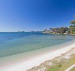 Sunrise Waters 2 / 63 Soldiers Point Road stunning waterfront property - Goulburn Accommodation