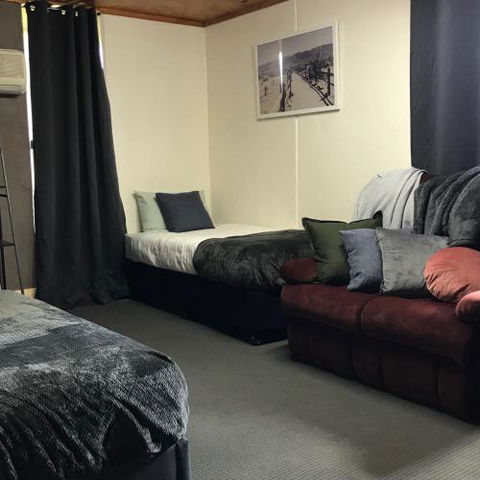 Granite Belt Cabins - Goulburn Accommodation 4