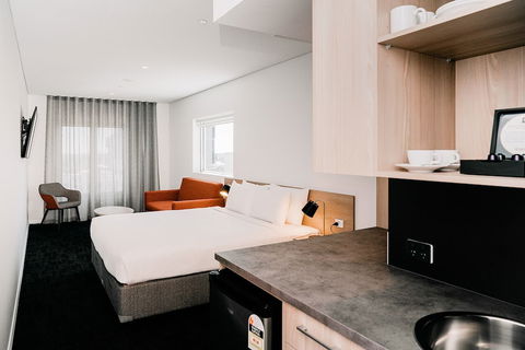 Tom's Court Hotel - Goulburn Accommodation 6