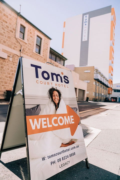 Tom's Court Hotel - Goulburn Accommodation 2