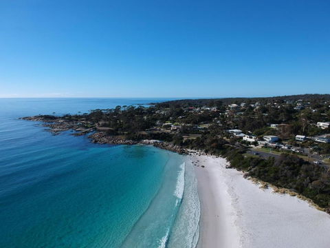 SEA EAGLE COTTAGE Amazing Views Of Bay Of Fires - Goulburn Accommodation 5