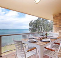 3 Pelican Sands 83 Soldiers Point Rd stunning waterfront unit with magical water views  air conditioning - Goulburn Accommodation