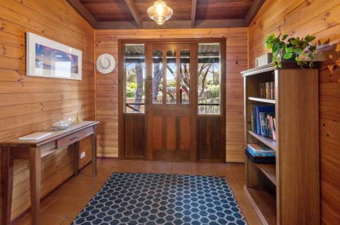 Coleys Beach House Yallingup - Goulburn Accommodation 5