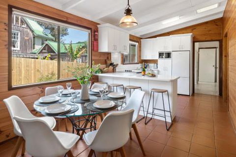 Coleys Beach House Yallingup - Goulburn Accommodation 6