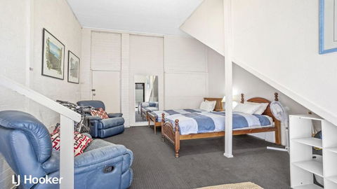 Yacaaba Beautiful Waterfront Location - Goulburn Accommodation 4