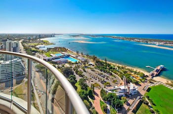 Luxury 3BR Apt With Incredible Views - Goulburn Accommodation 6