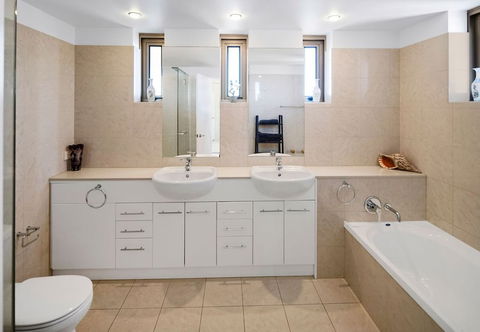 Luxury 3BR Apt With Incredible Views - Goulburn Accommodation 3
