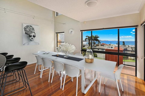 PRTFINO Ultimate Penthouse - Goulburn Accommodation 6
