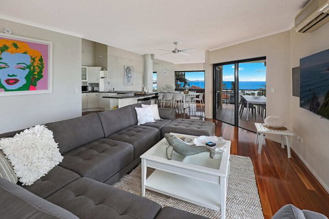 PRTFINO Ultimate Penthouse - Goulburn Accommodation 2