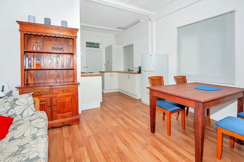 Easy Going Holiday Unit On McKenzie MK6 - Goulburn Accommodation 2