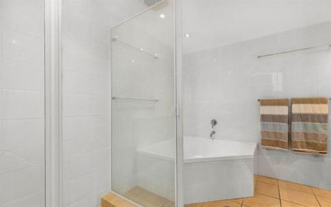 Apartment 5 Commodore - Goulburn Accommodation 6
