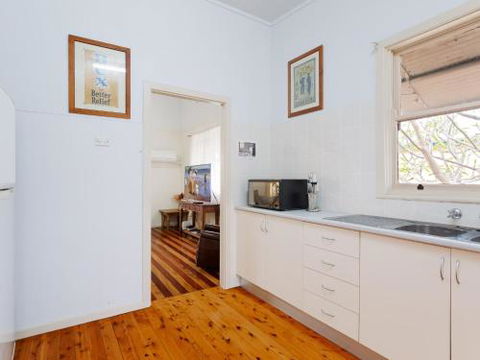 Daves Place 27 Rigney St. Holiday House With WIFI Aircon & Boat Parking - Goulburn Accommodation 3