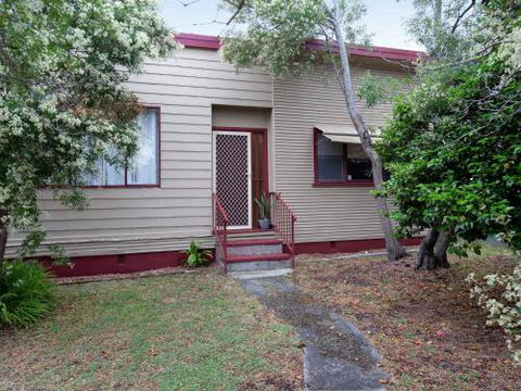 Daves Place 27 Rigney St. Holiday House With WIFI Aircon & Boat Parking - Goulburn Accommodation 2
