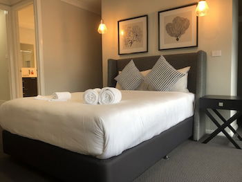 Seaforth Retreat - Goulburn Accommodation 5