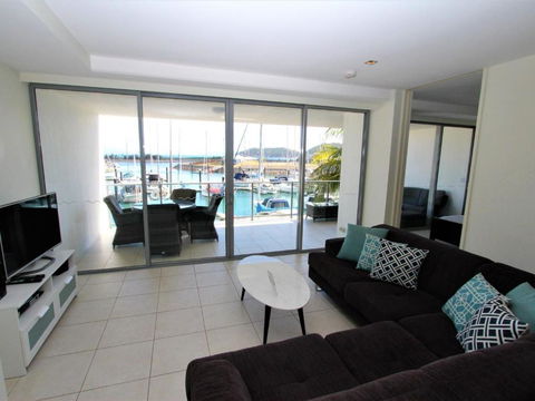 Blue On Blue Apartment 923 - Goulburn Accommodation 1
