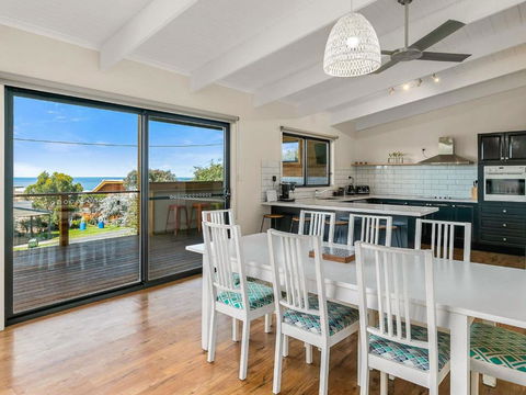 Waikiki Views - Goulburn Accommodation 3