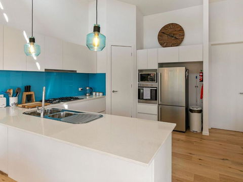 Absolutely Beach - Goulburn Accommodation 4