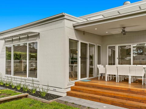Absolutely Beach - Goulburn Accommodation 2
