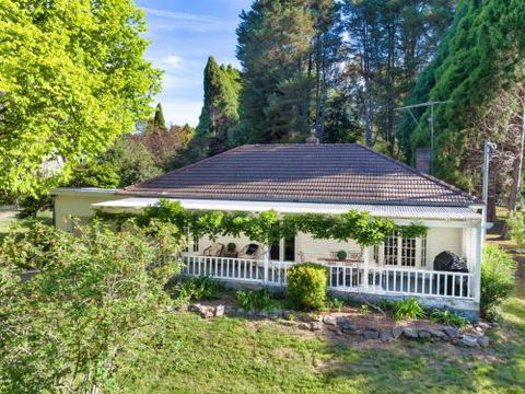 Redwood Cottage Burradoo Getaway Southern Highlands 4pm Check Out Sunday - Goulburn Accommodation 0
