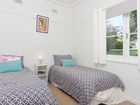 Redwood Cottage Burradoo Getaway Southern Highlands 4pm Check Out Sunday - Goulburn Accommodation 2