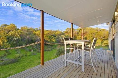 A One One Two At Island Beach - Goulburn Accommodation 4
