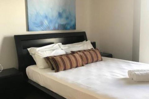 Townsville Strand Lighthouse Apartment 3 - Goulburn Accommodation 6