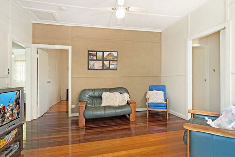 Close To Water Restaurants & Clubs Toorbul St. Bongaree - Goulburn Accommodation 3