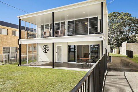 Ground Floor Air Conditioned Fabulous Waterviews Overlooking Pumicestone Passage - Goulburn Accommodation 0