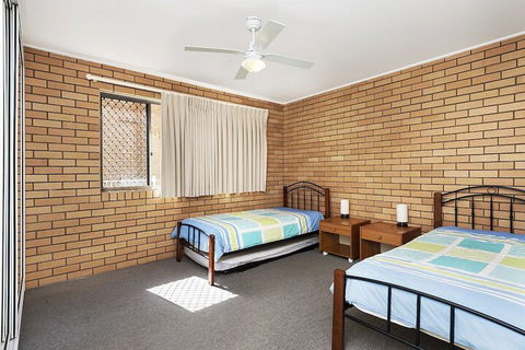 Ground Floor Air Conditioned Fabulous Waterviews Overlooking Pumicestone Passage - Goulburn Accommodation 4