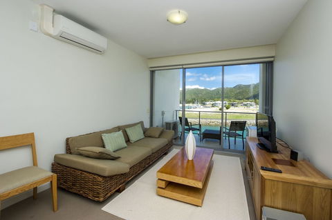 Blue On Blue Studio Room 1322 - Goulburn Accommodation 3