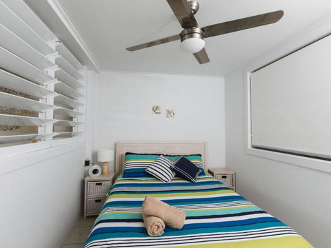 WHITE WAVES 4 ABSOLUTE BEACH FRONT STUDIO HASTINGS POINT - Goulburn Accommodation 3