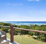 WHITE WAVES 6 OCEAN VIEWS FROM BEACHFRONT BALCONY - Goulburn Accommodation