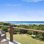 WHITE WAVES 6 OCEAN VIEWS FROM BEACHFRONT BALCONY - Goulburn Accommodation 0