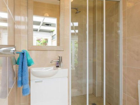 SORRENTO LAKESIDE Sanctuary Point 4pm Check Out Sundays - Goulburn Accommodation 4