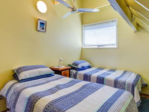 SORRENTO LAKESIDE Sanctuary Point 4pm Check Out Sundays - Goulburn Accommodation 5