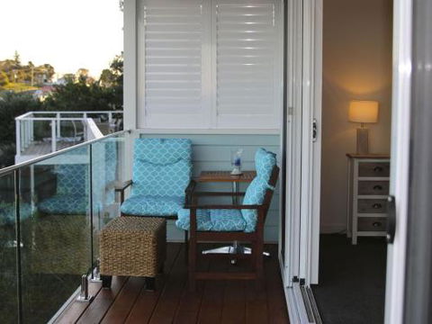WHALE WATCH FOR FOUR Gerringong 4pm Check Out Sundays - Goulburn Accommodation 2